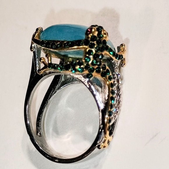 Elegant Turquoise Stone and Gold-Plated Gecko Ring Size 9 - Picture 8 of 8